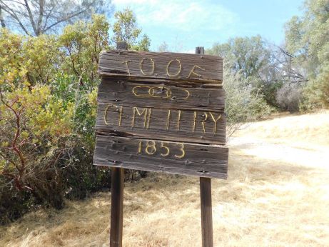 [Picture of Oddfellows Cemetery sign]